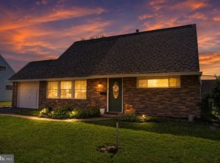 41 Crystal Pl, Levittown, PA 19057