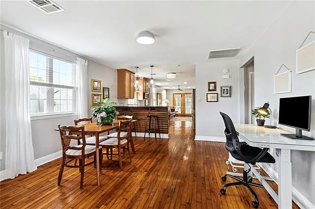 3 bed, 2.0 bath, 1350 sqft, $2,300 — Photo 4