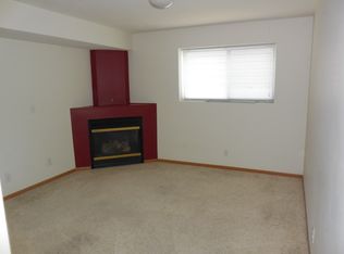 16493 Grant St, Omaha, NE 68116