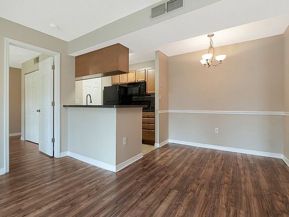 5th image of 221 Lake Brook Cir Unit 208