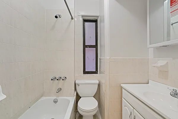 Rented by Julianna Realty Corp | media 25