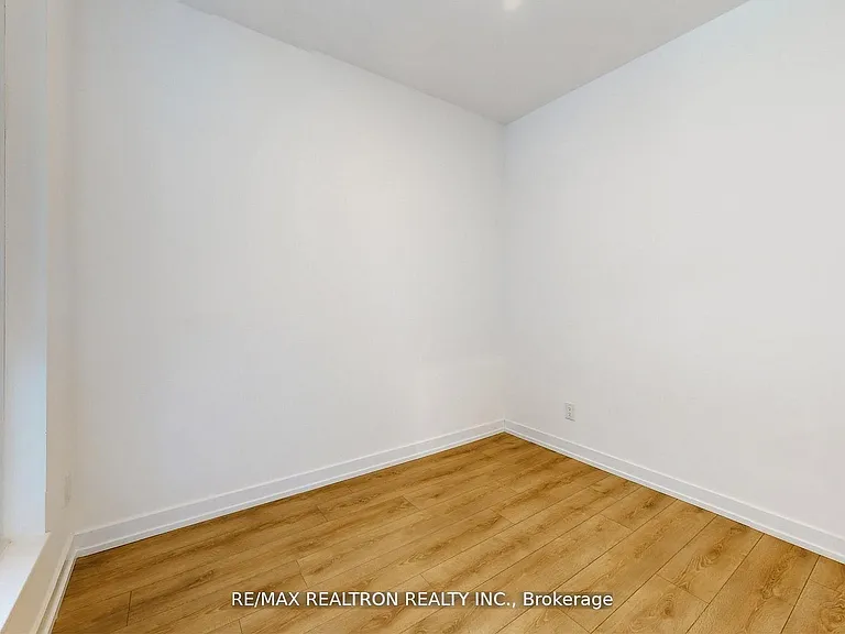 500 Dupont St #301 — Photo 33