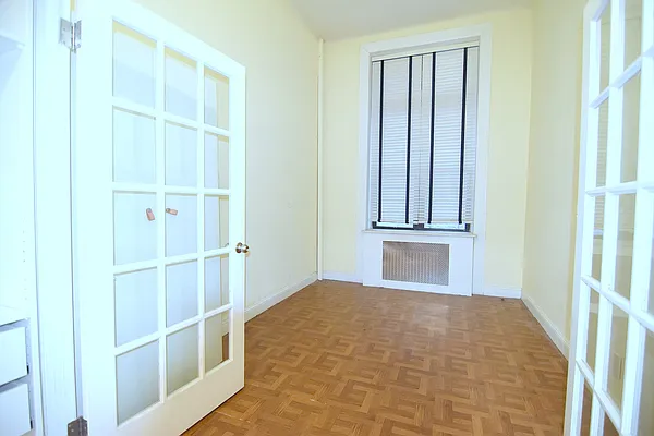 Rented by Manhattan Spaces | media 9