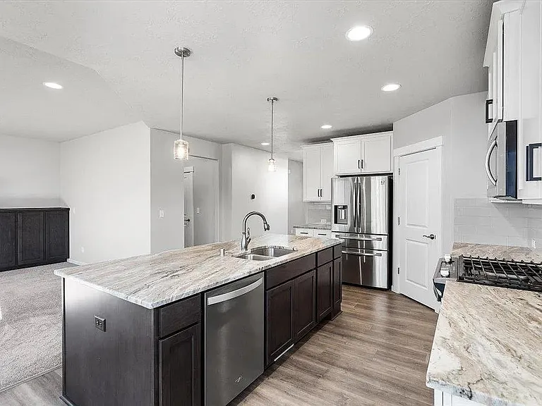 1229 S Greenacres Ct — Photo 12