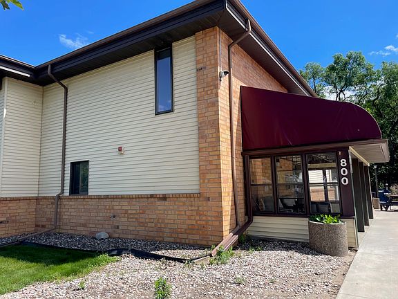 4th image of 800 Saint James St #107-202