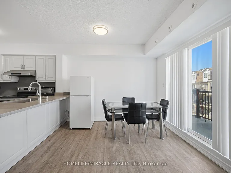3049 Finch Ave W #2002 — Photo 4