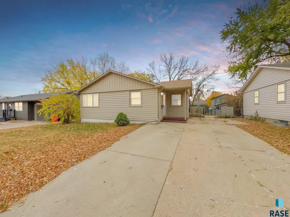 4005 E 21st St, Sioux Falls, SD 57103
