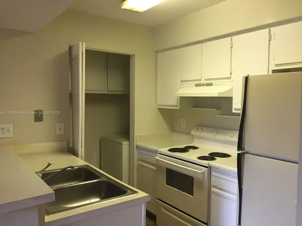 1225 SW 46th Ave APT 211, Pompano Beach, FL 33069