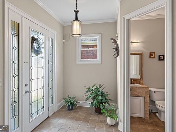 5th image of 5926 Hogans Way