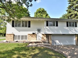 8624 32nd Ave N, New Hope, MN 55427