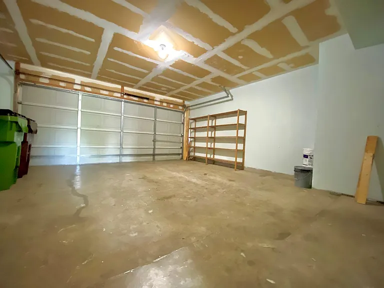 1703 Sylvia Ln — Photo 14