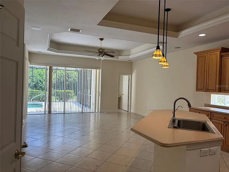 5835 Covey Ct — Photo 4