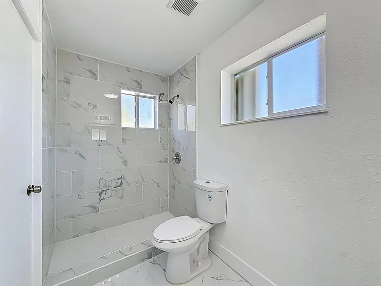 10230 SW 177th St — Photo 12
