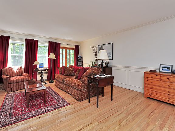 2nd image of 971 Wilson Ave