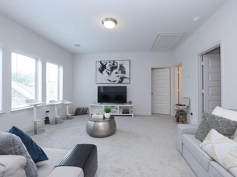 317 Rise Ln — Photo 30