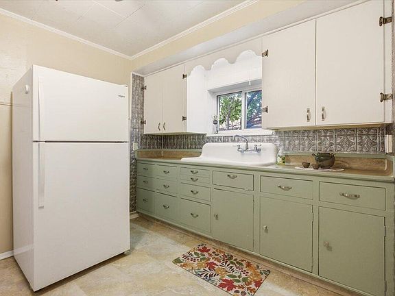 5th image of 709 Wilson Ave