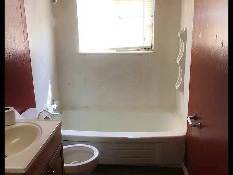 920 Gardenia St — Photo 6