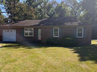320 Pinewood Ct, Jacksonville, NC 28546