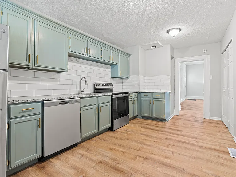 316 W Park St — Photo 22