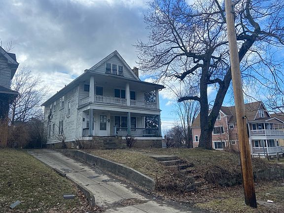 3rd image of 1838 Mannering Rd