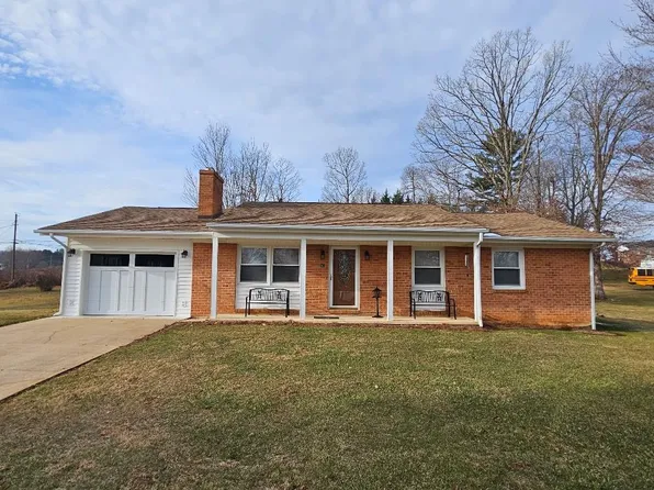 65 Shady Sq, Galax, VA 24333