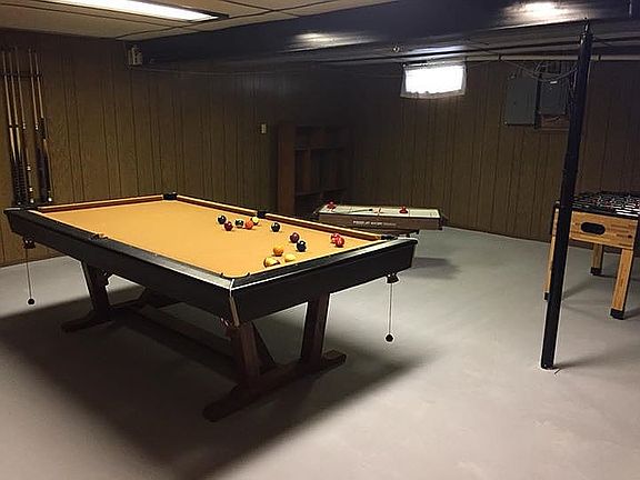 Basement recreation room