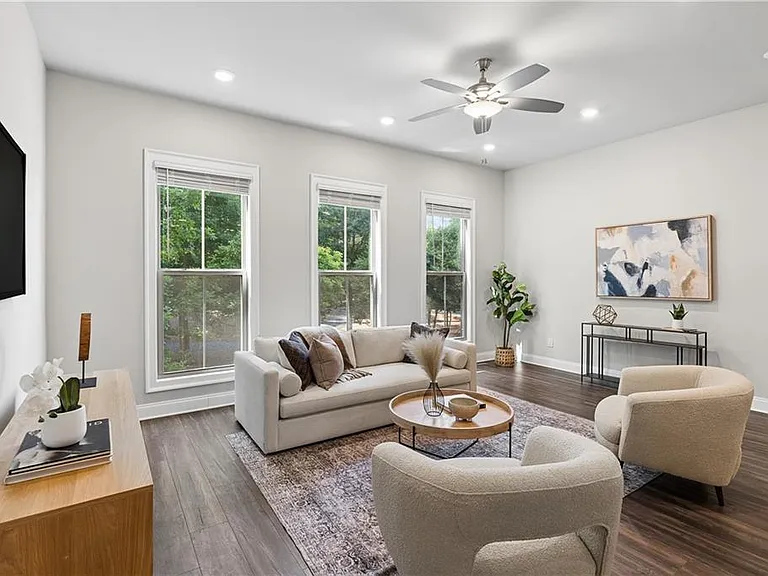 857 Constellation Dr — Photo 15