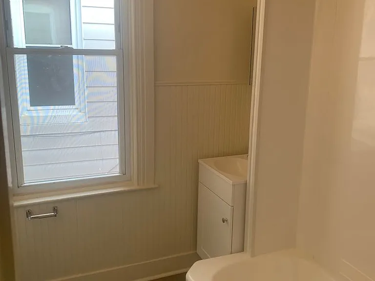 335 E Philadelphia St #2 — Photo 3