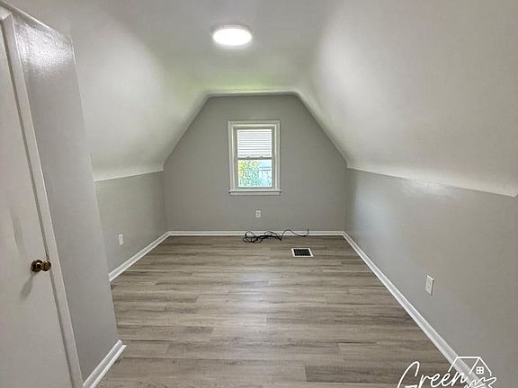 5th image of 12817 Oakview Blvd