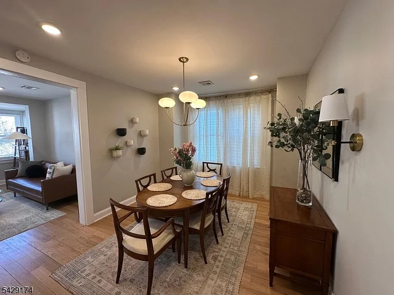 282 Weequahic Ave — Photo 3
