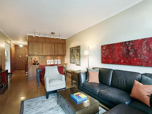 Sold by Sotheby's International Realty | media 16