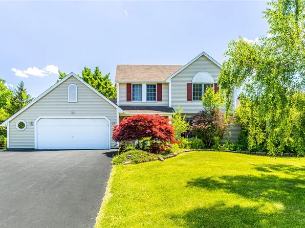 531 Brixton Trl, Webster, NY 14580