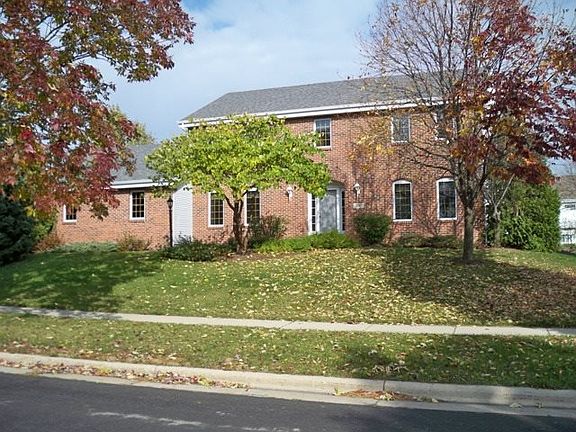 3rd image of 5747 Sandhill Dr