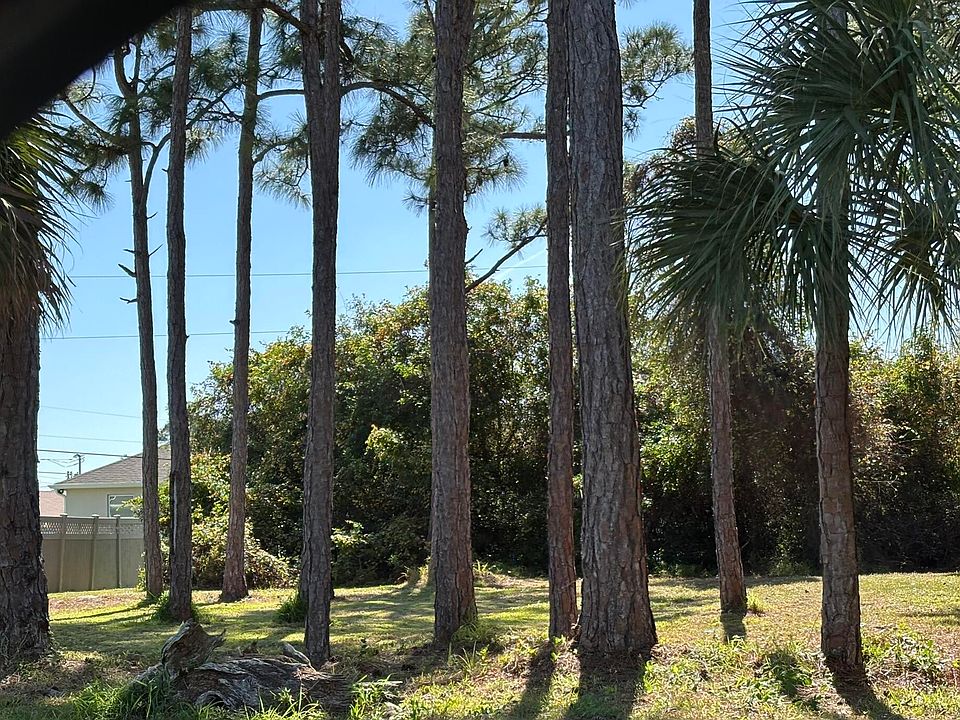 2nd image of 662 SE Polynesian Avenue