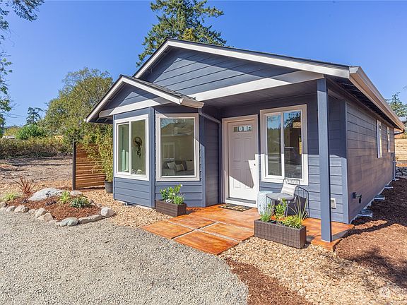4th image of 1486 Hastings Avenue