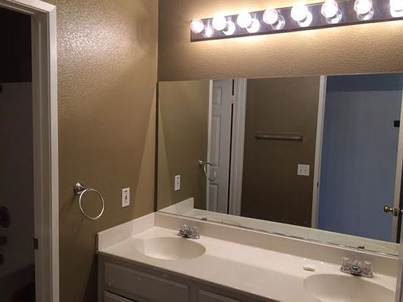 5th image of 15122 Dandelion Ln