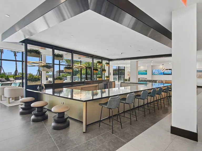 Aura North Miami Beach — Photo 3