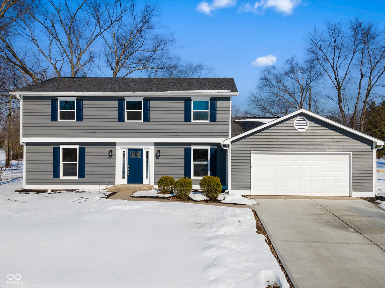 1104 Woodbridge Ln photo 1