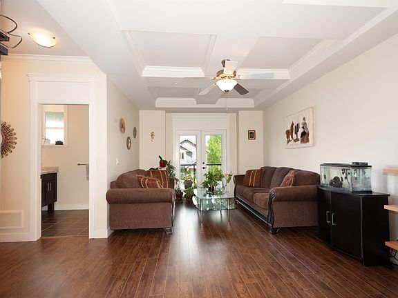 3rd image of 10560 Robertson St