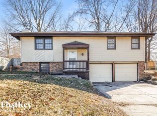 103 SE Flagstone Dr, Lees Summit, MO 64063