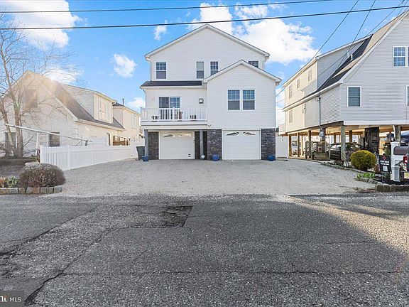2nd image of 51 S Spinnaker Dr