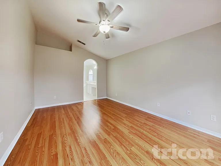 143 Wornall Dr — Photo 8