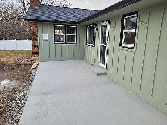 2nd image of 2005 Timberlane Dr