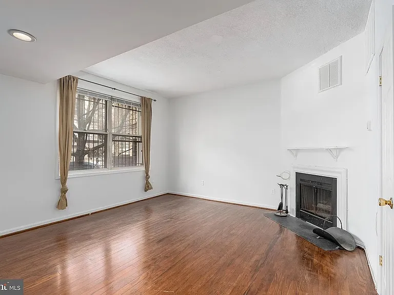 1830 California St NW #1 — Photo 3