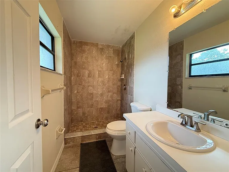 3136 Julia Ct — Photo 10