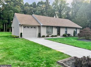 555 Greenbriar Dr, Williamstown, NJ 08094