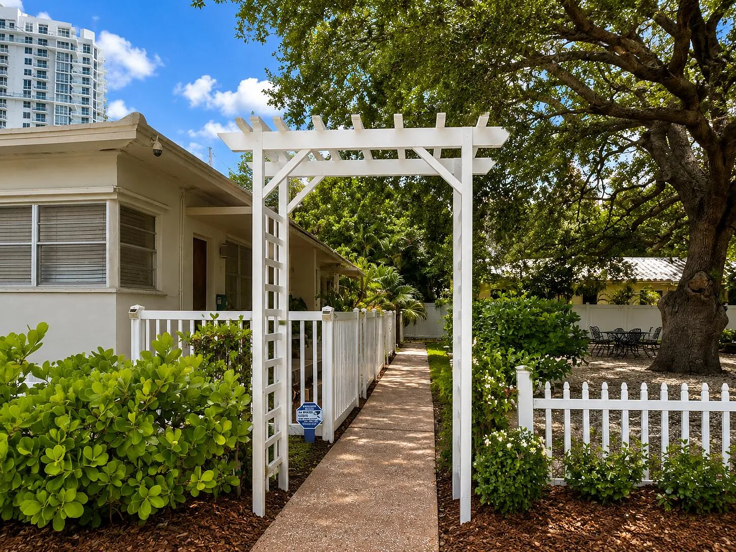 1 bed, 1.0 bath, 700 sqft, $1,900 — Photo 3