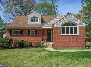 3120 Creswell Dr, Falls Church, VA 22044