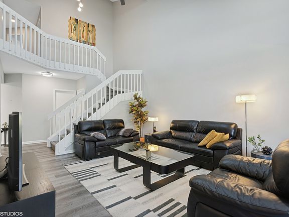 5th image of 1613 Old Oak Pl APT F