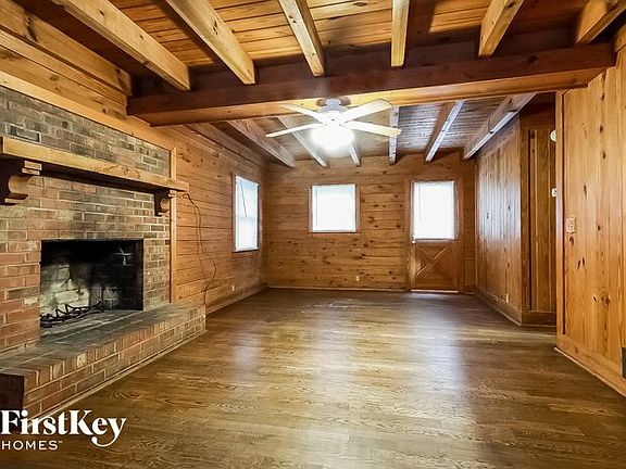 2nd image of 4490 Wallace Cir
